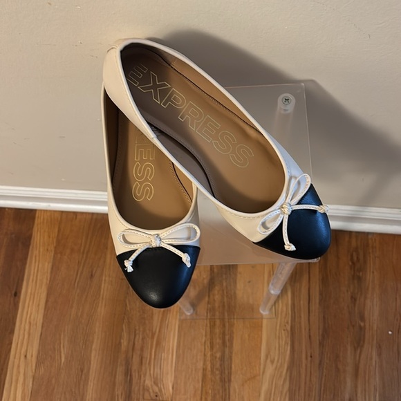 Express Black and Cream Flats with Bow Detail - Picture 4 of 13